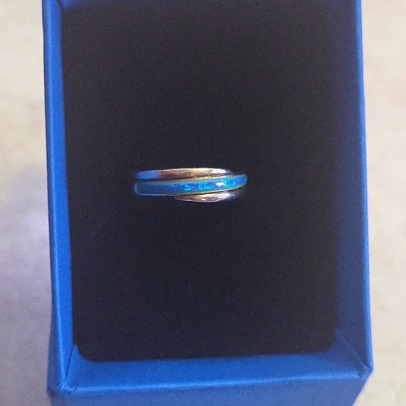 Lab created opal ring - Picture 1 of 3